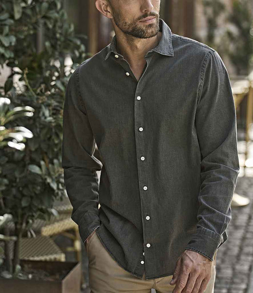 T4004 Black Denim Model